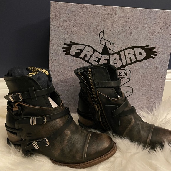 Freebird Booties Crue Size 8 Black Distressed * Excellent condition, worn once! - Picture 9 of 12
